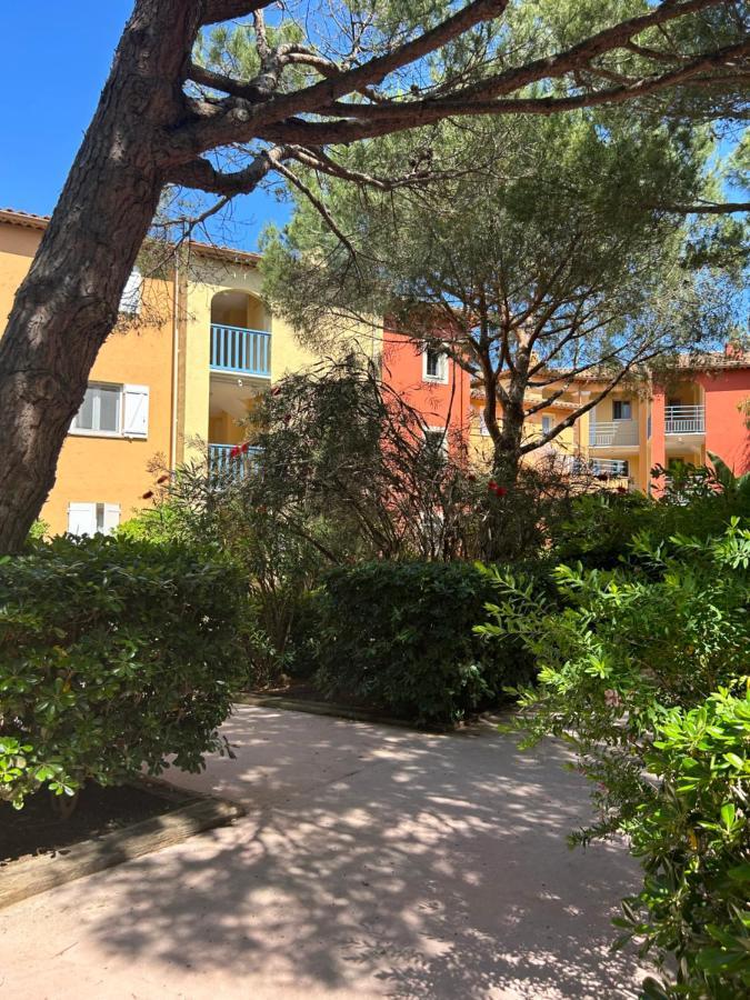 Entre mer et piscine Hyères Exterior foto